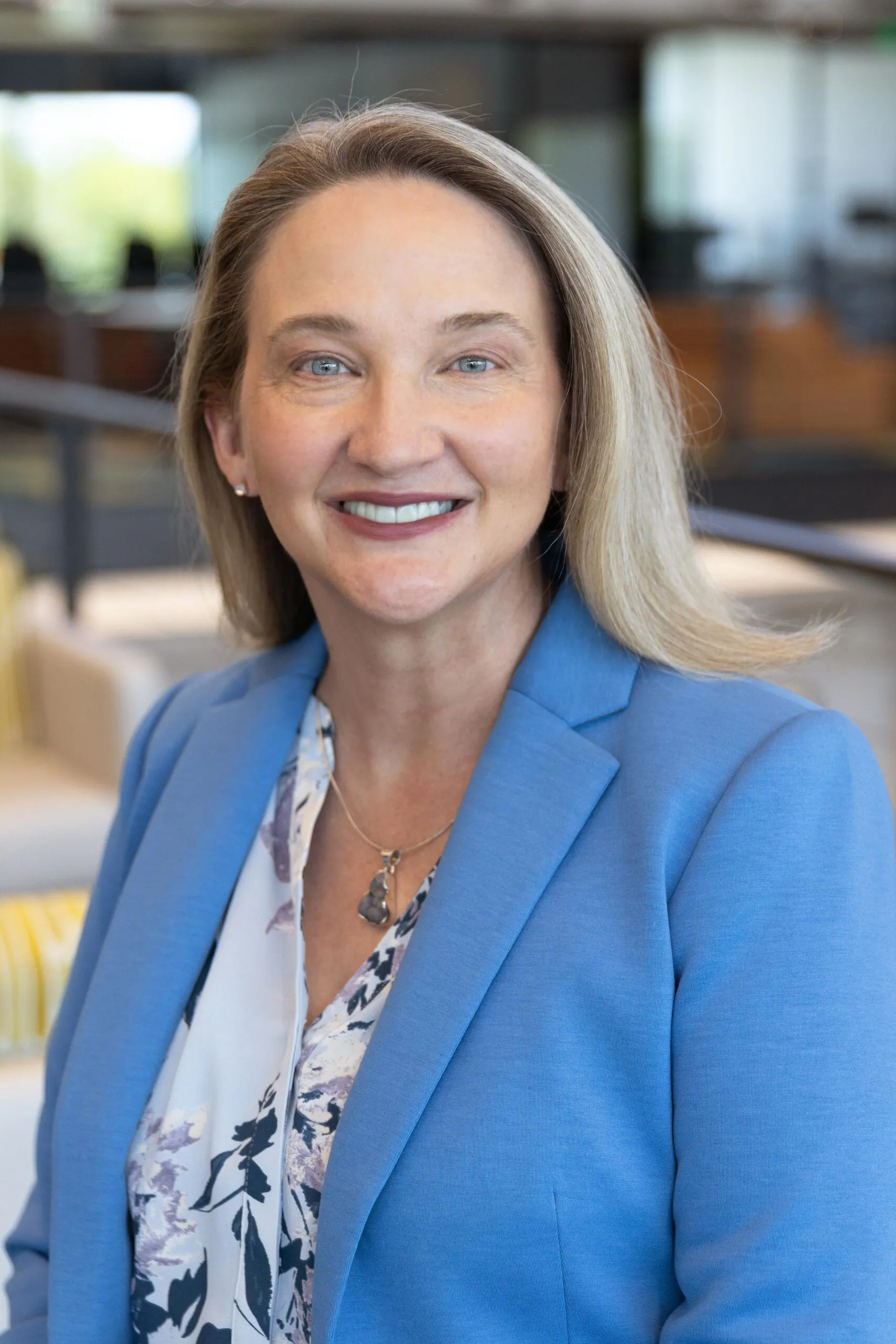 Wendy Hamilton Headshot